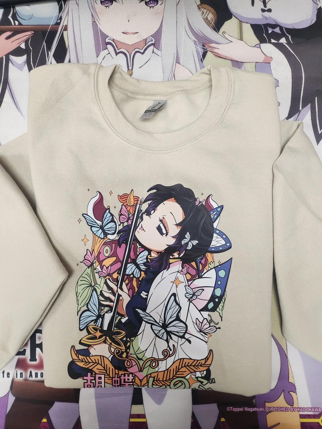 Anitaku Butterfly Slayer genser med Shinobu-motiv