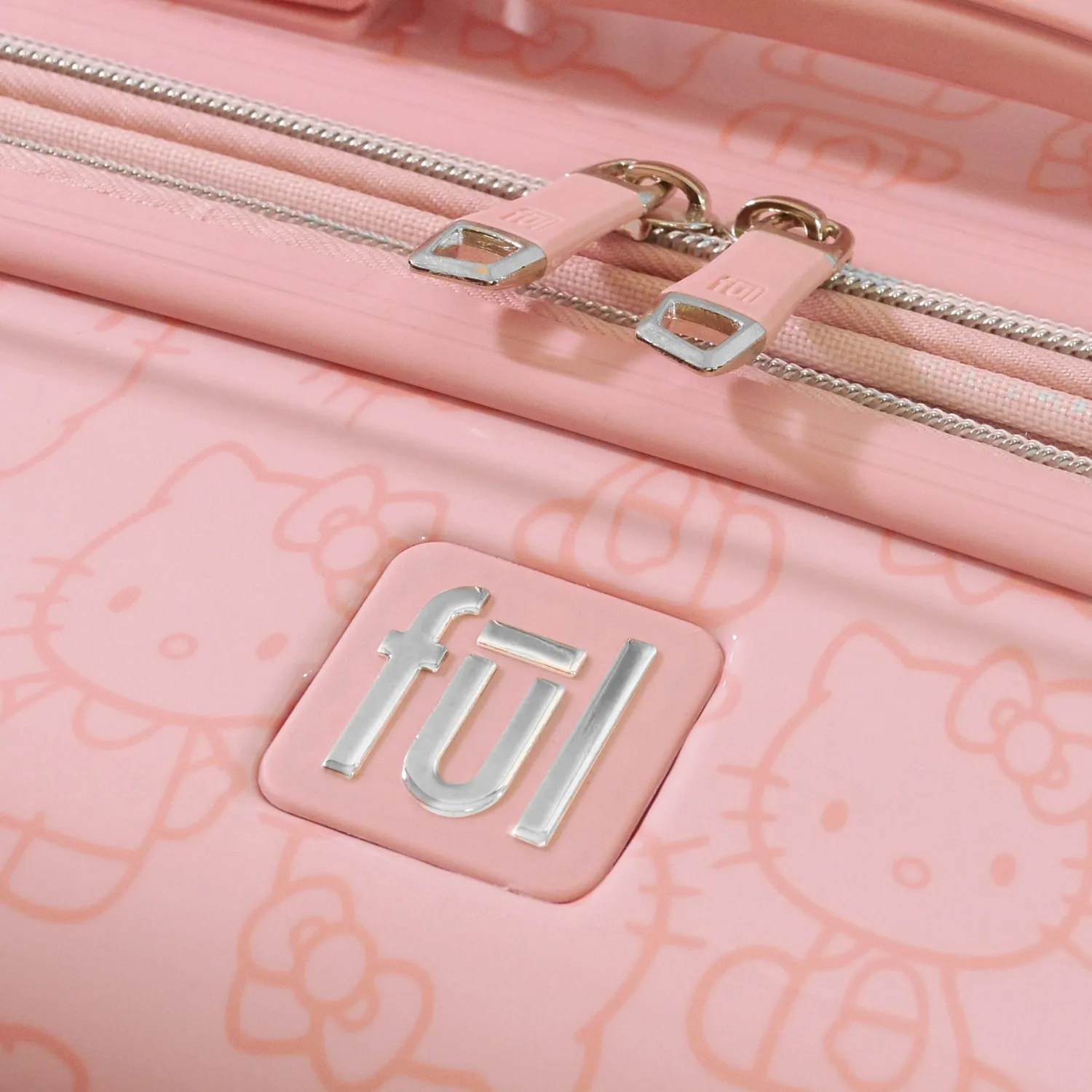 Hello Kitty FUL Pose 2-Pc Hardshell Luggage koffertsett rosa 2 deler utvidbart