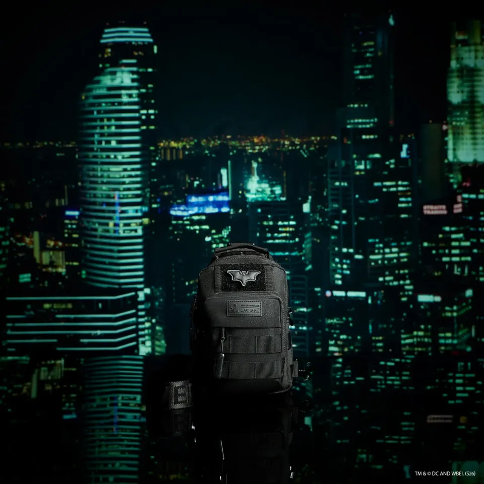 Batman The Dark Knight Trilogy 4L mini-slingbag – værbestandig