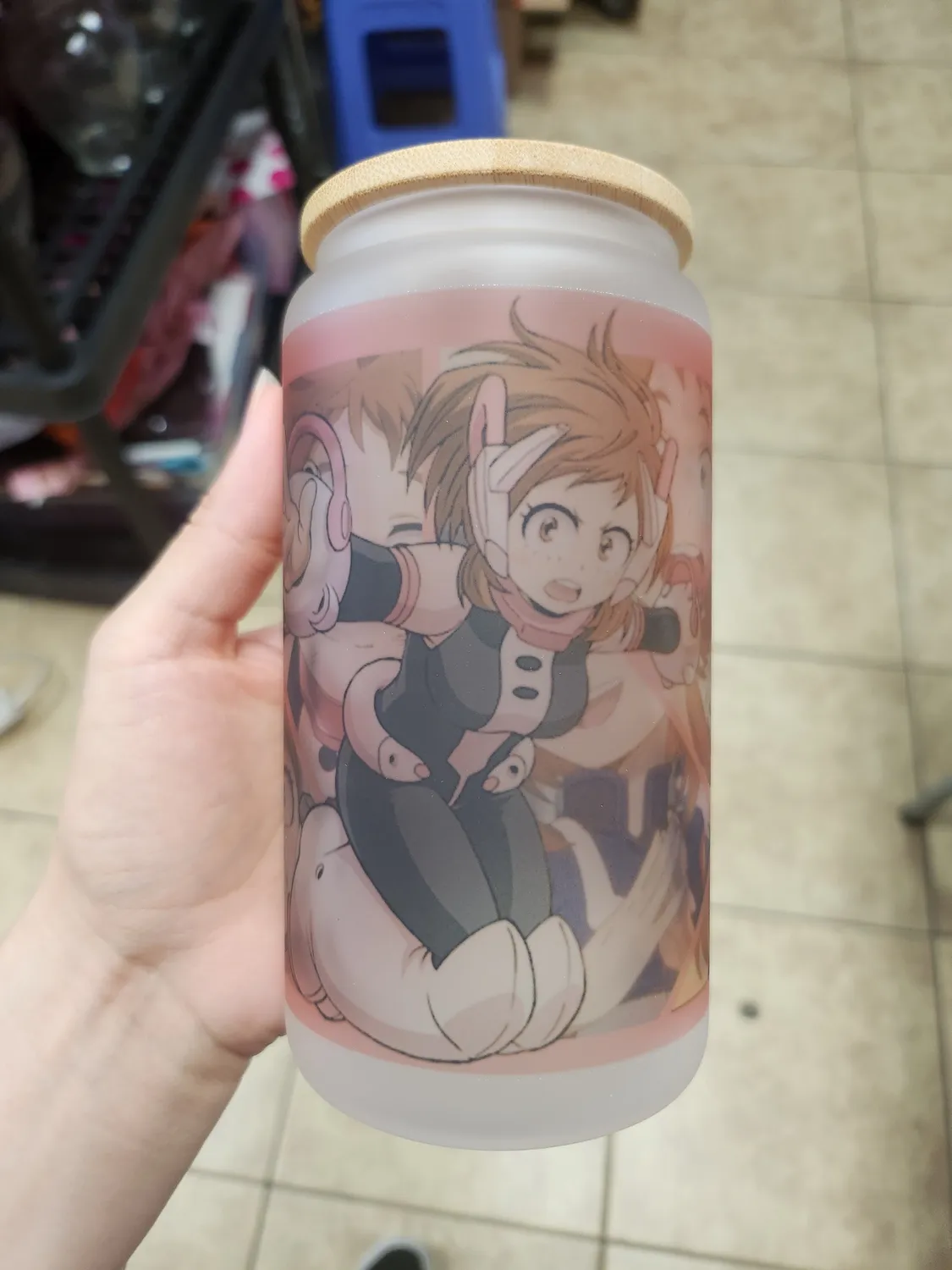Anitaku Anime Hero Glass Can Tumbler – 473 ml med bambuslokk