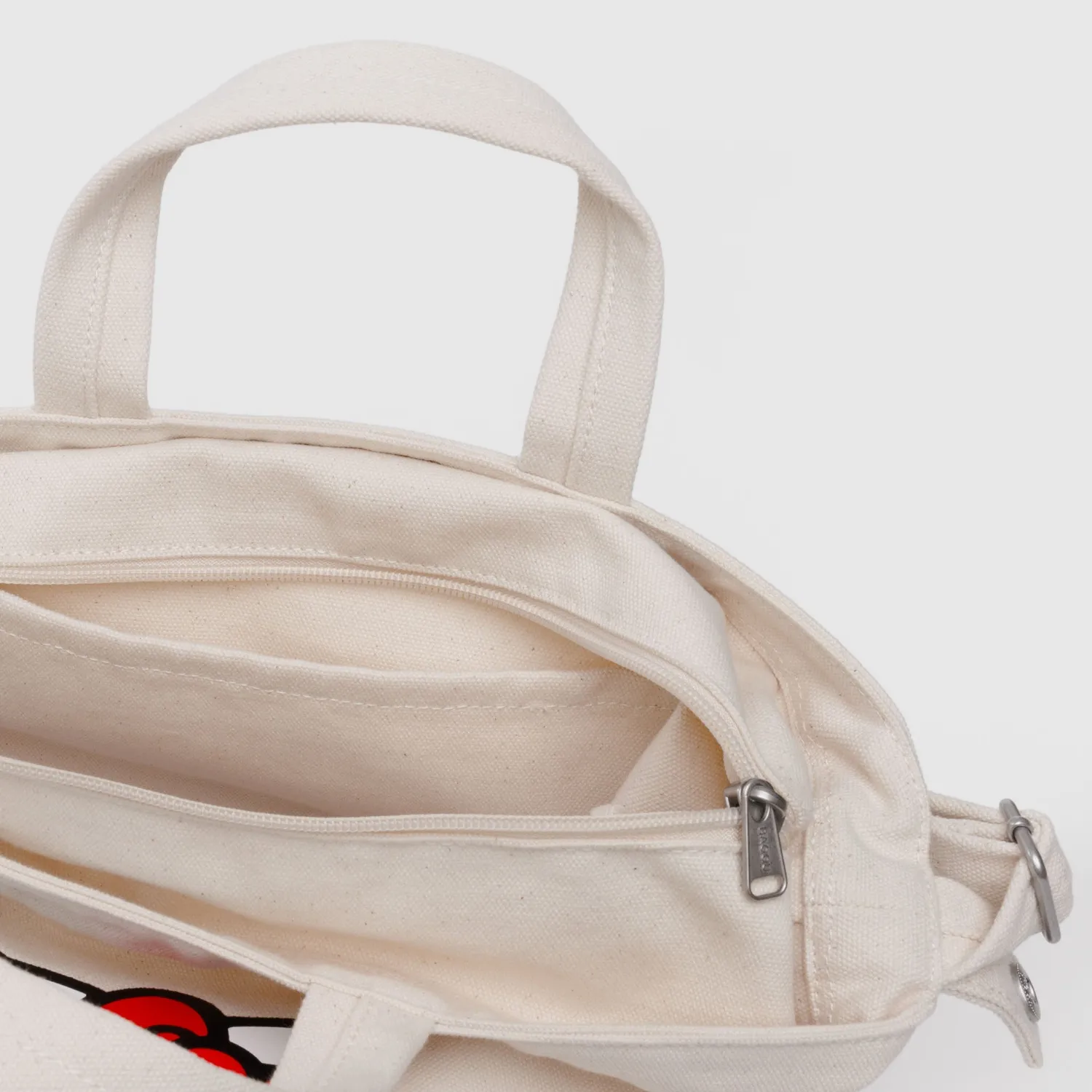 Hello Kitty x Baggu Horizontal Zip Duck Bag Big Face veske resirkulert bomull