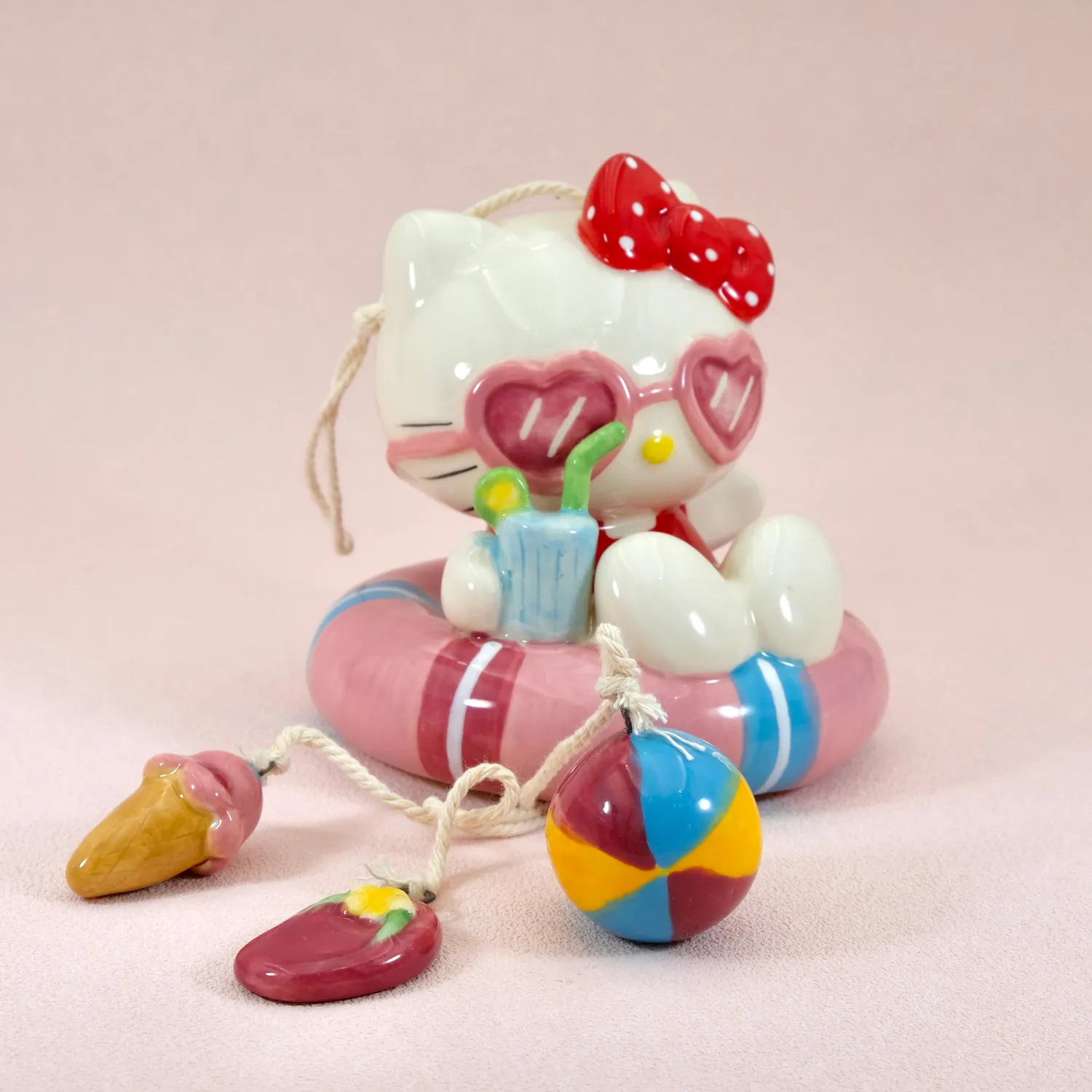 Hello Kitty Beach Fun keramisk vindspill håndmalt