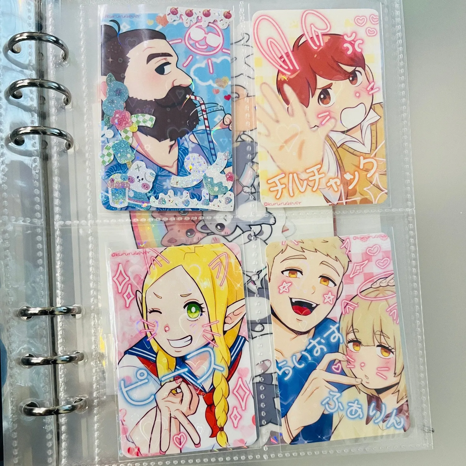Kururu4ever Dungeon Meshi fotokort tilfeldig kort 1 stk håndlaget