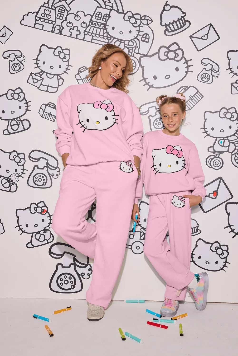 Hello Kitty Lola + The Boys Adult Super Soft Knit Set joggedress rosa