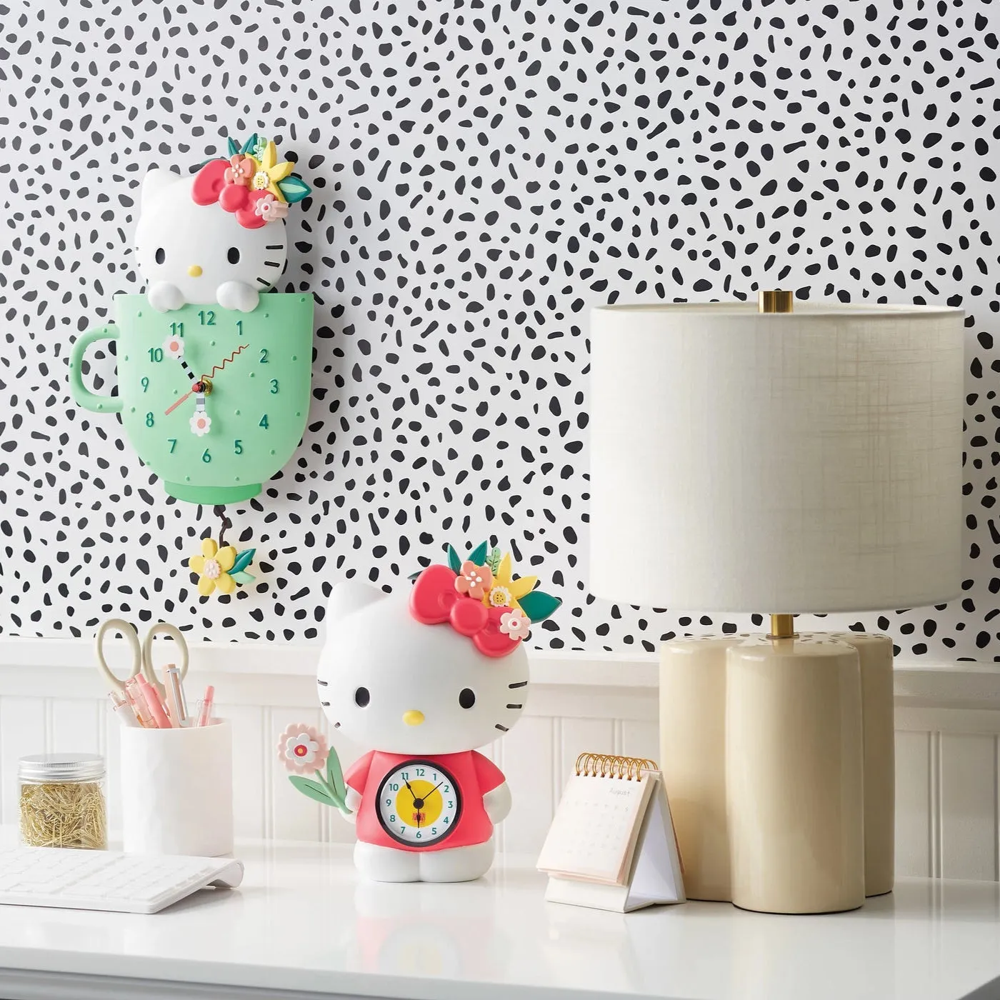 Hello Kitty Blossoms Desk Clock bordklokke blomster