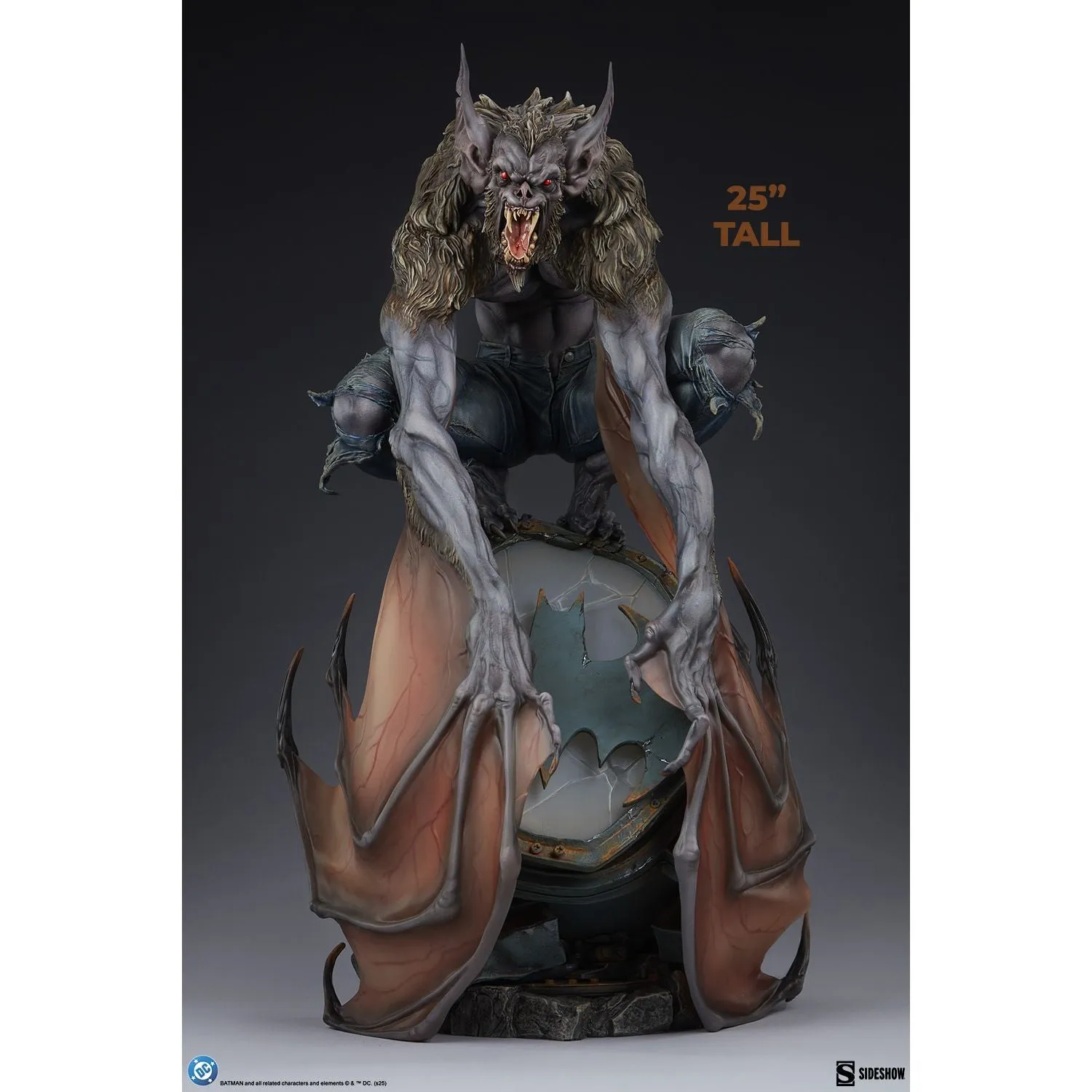Batman Man-Bat Premium Format-figur med lysende Bat-Signal