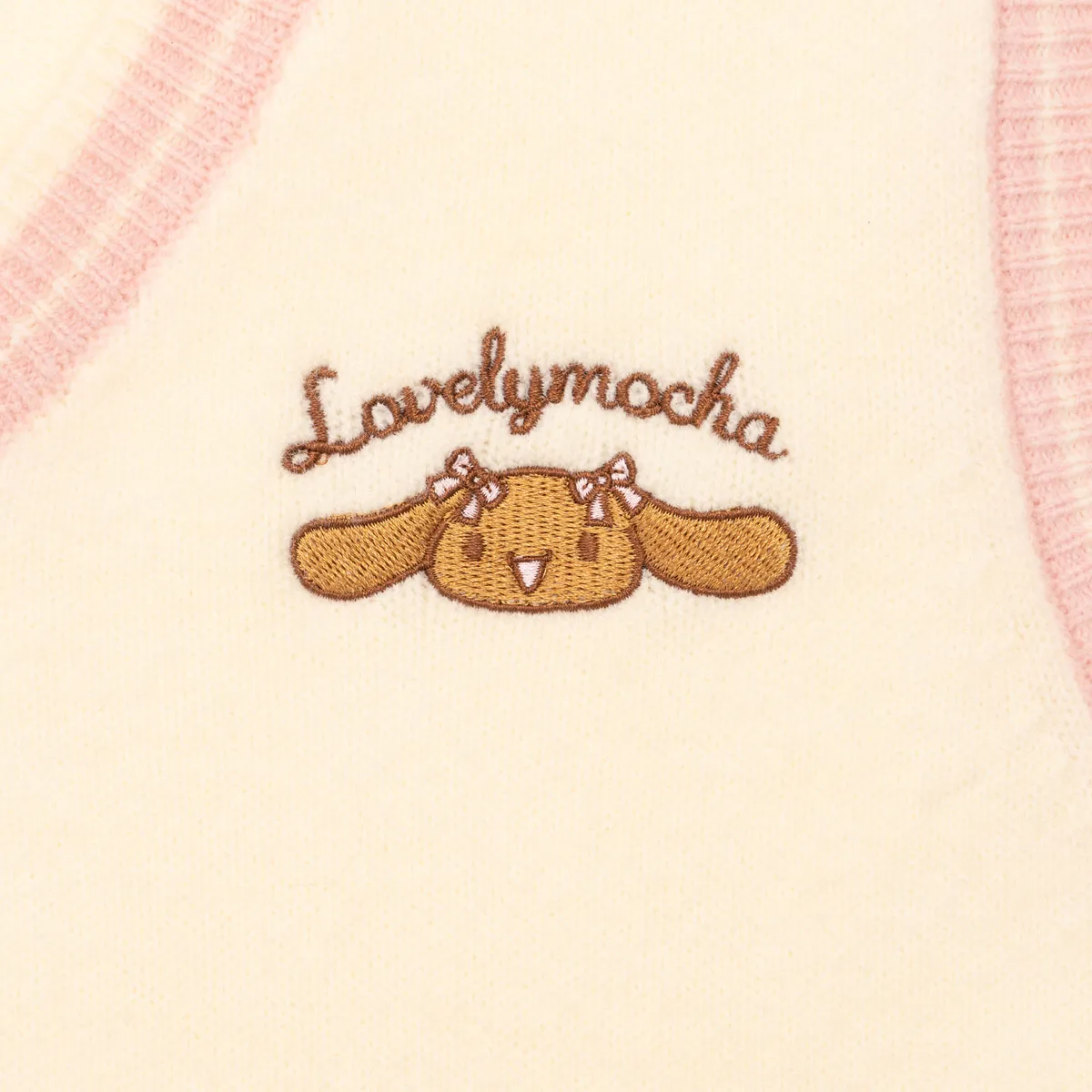 Hello Kitty Lovelymocha x JapanLA strikkevest beige/rosa brodert S–2XL