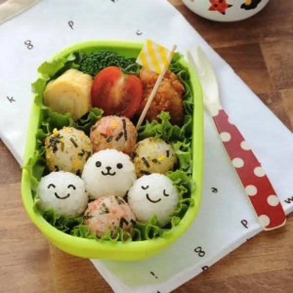 Mini Rice Ball Maker risballformer for barn oransje eller gul