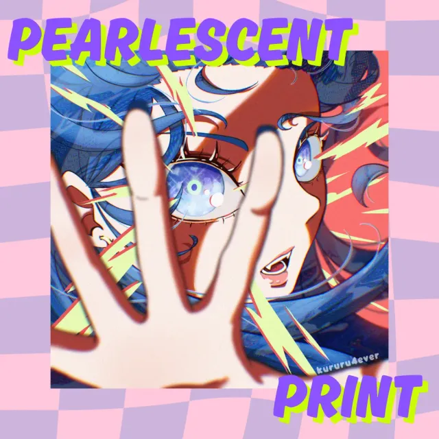 Kururu4ever Pearlescent Print Blue Girl kunsttrykk 140 × 140 mm perlemor