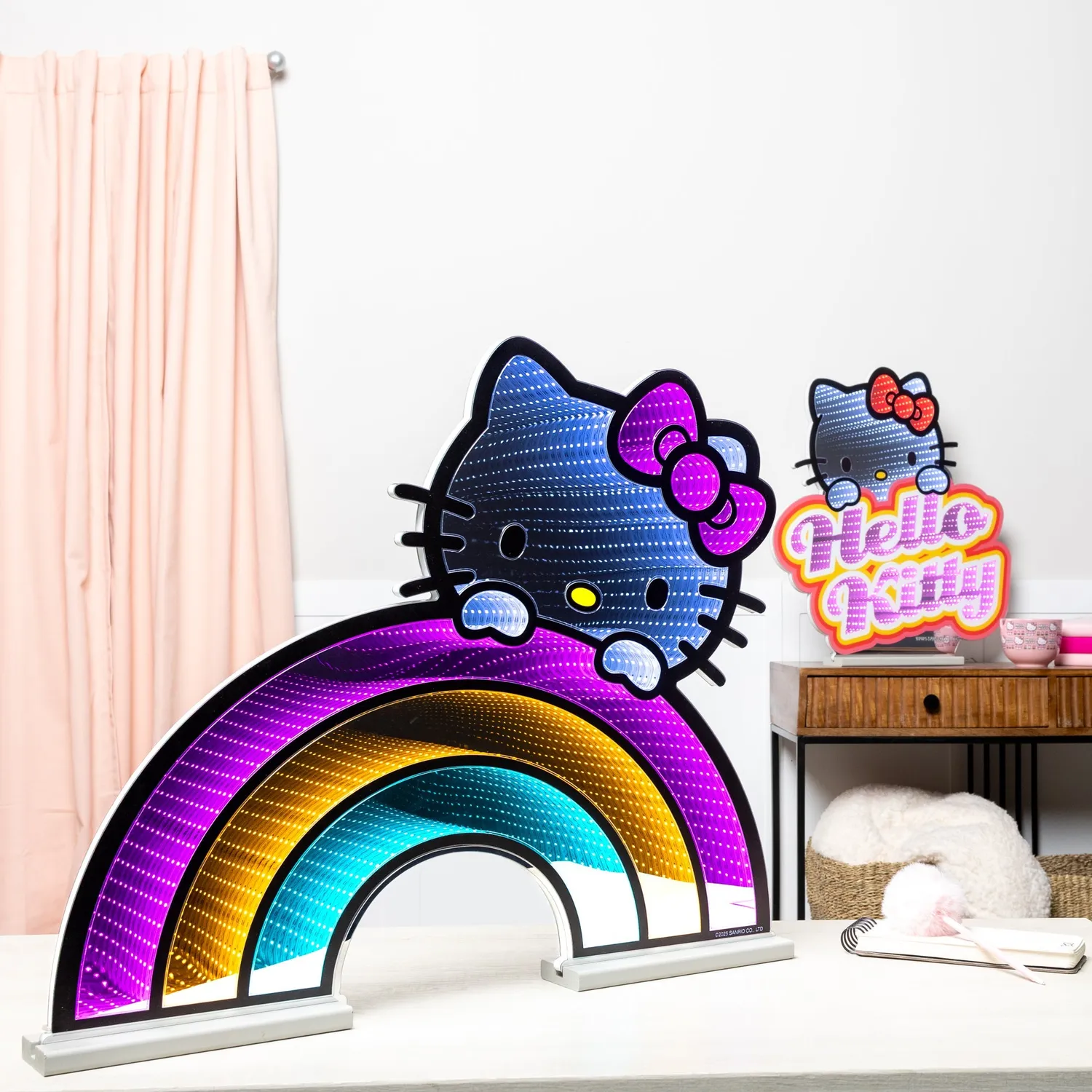 Hello Kitty 24" Rainbow Decorative Ekkolight Infinity Light dekorlys