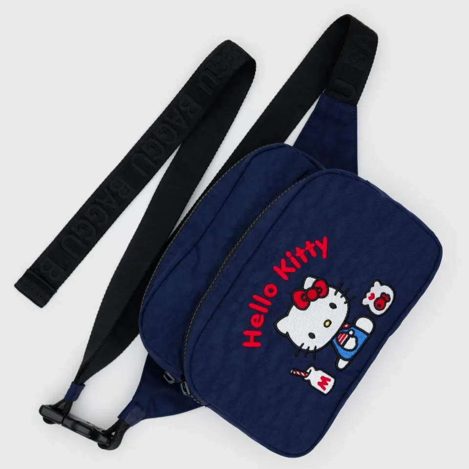 Hello Kitty x Baggu Classic Milk Bottle rumpetaske brodert