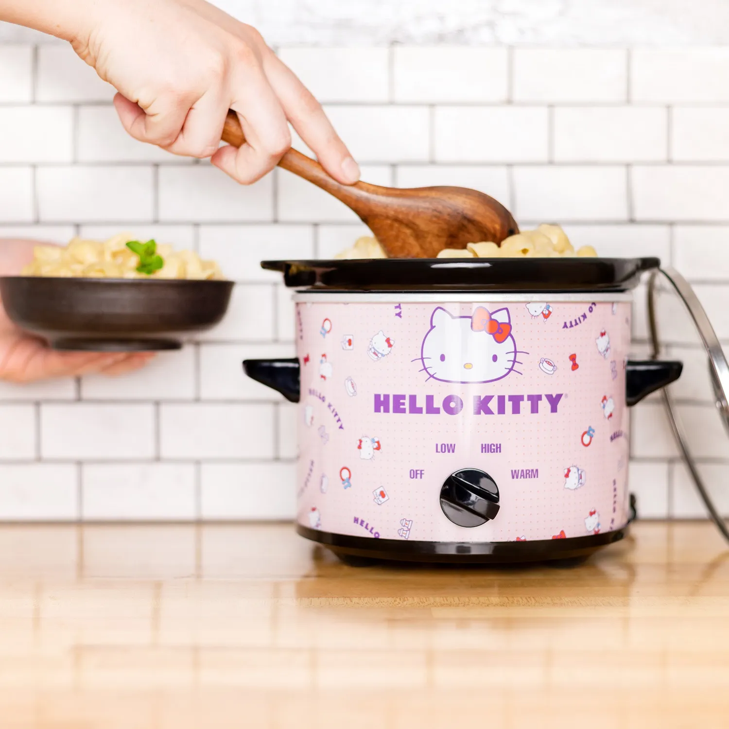 Hello Kitty 2-Quart Slow Cooker saktekoker 2 quart avtakbar steingodsgryte