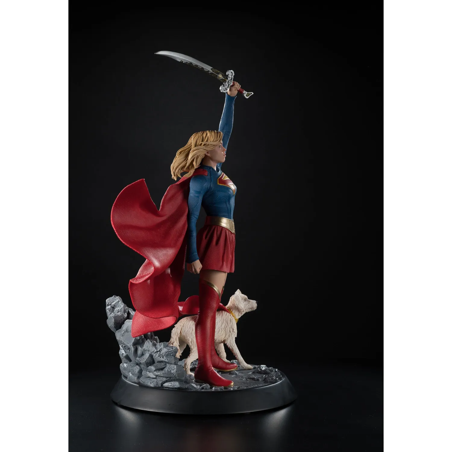 Batman Supergirl (2026 Movie) resinstatue 1/6 Krypto