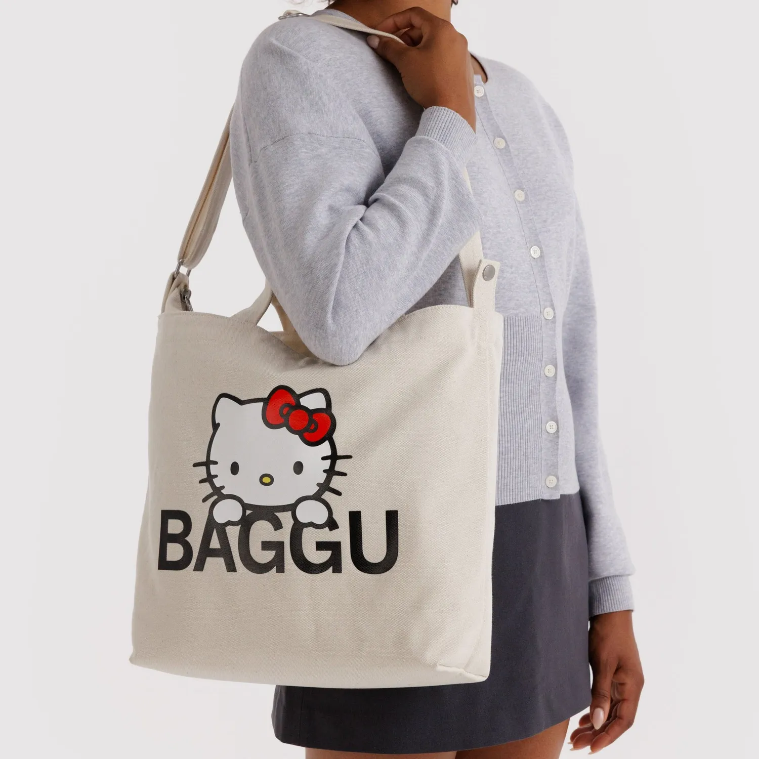 Hello Kitty x Baggu Horizontal Zip Duck Bag Big Face veske resirkulert bomull