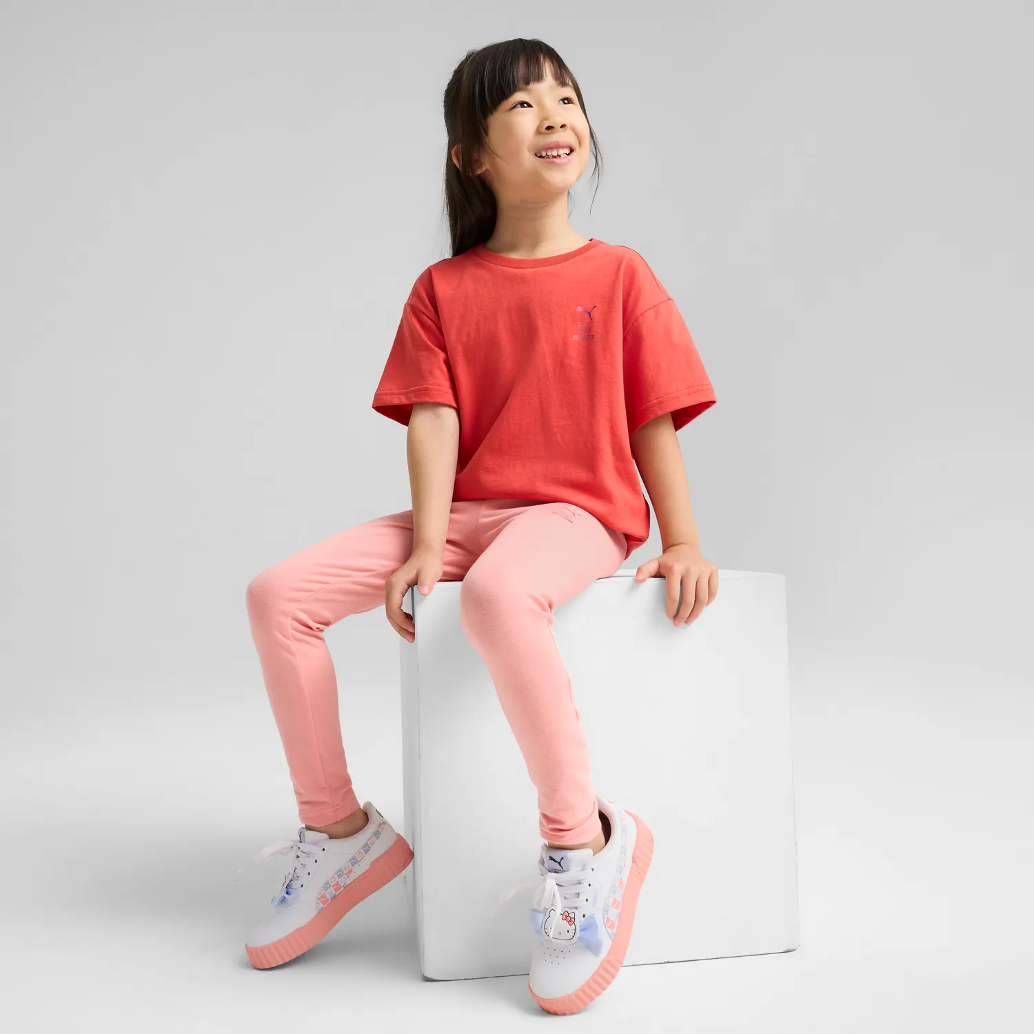 Hello Kitty and Friends x PUMA Kids Relaxed Graphic Tee rød T-skjorte 3T–7