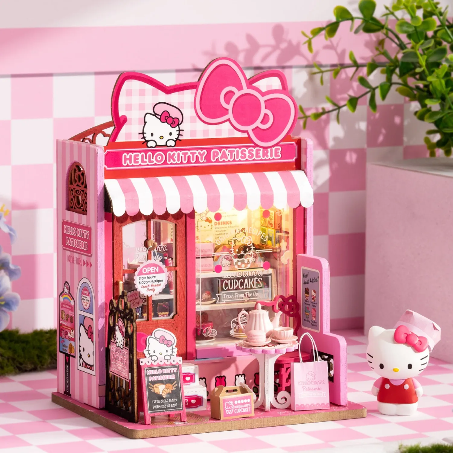 Hello Kitty Patisserie DIY miniaturehus med LED-lys