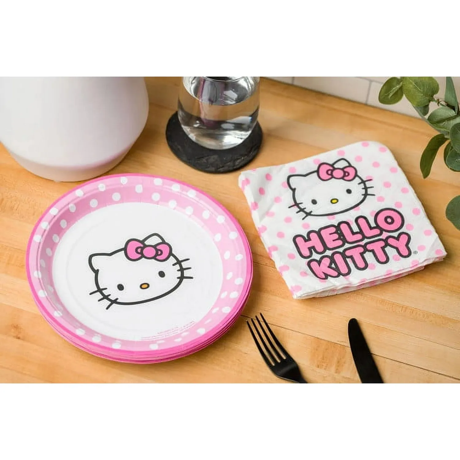 Hello Kitty papptallerkener og servietter 32 deler rosa prikker