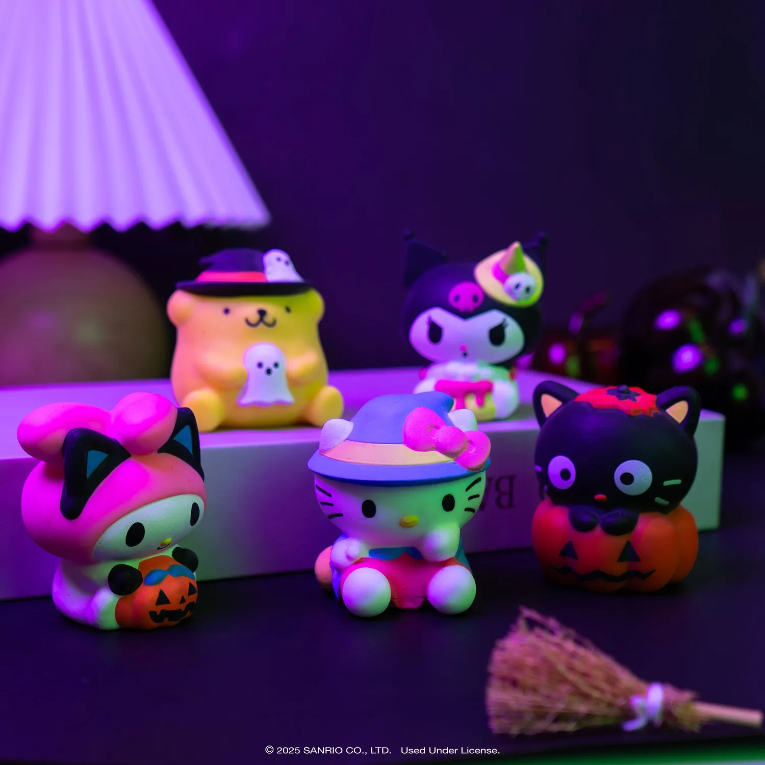 Hello Kitty Hello Kitty and Friends SquiSHU Halloween Capsule Series 8 figur 1 stk