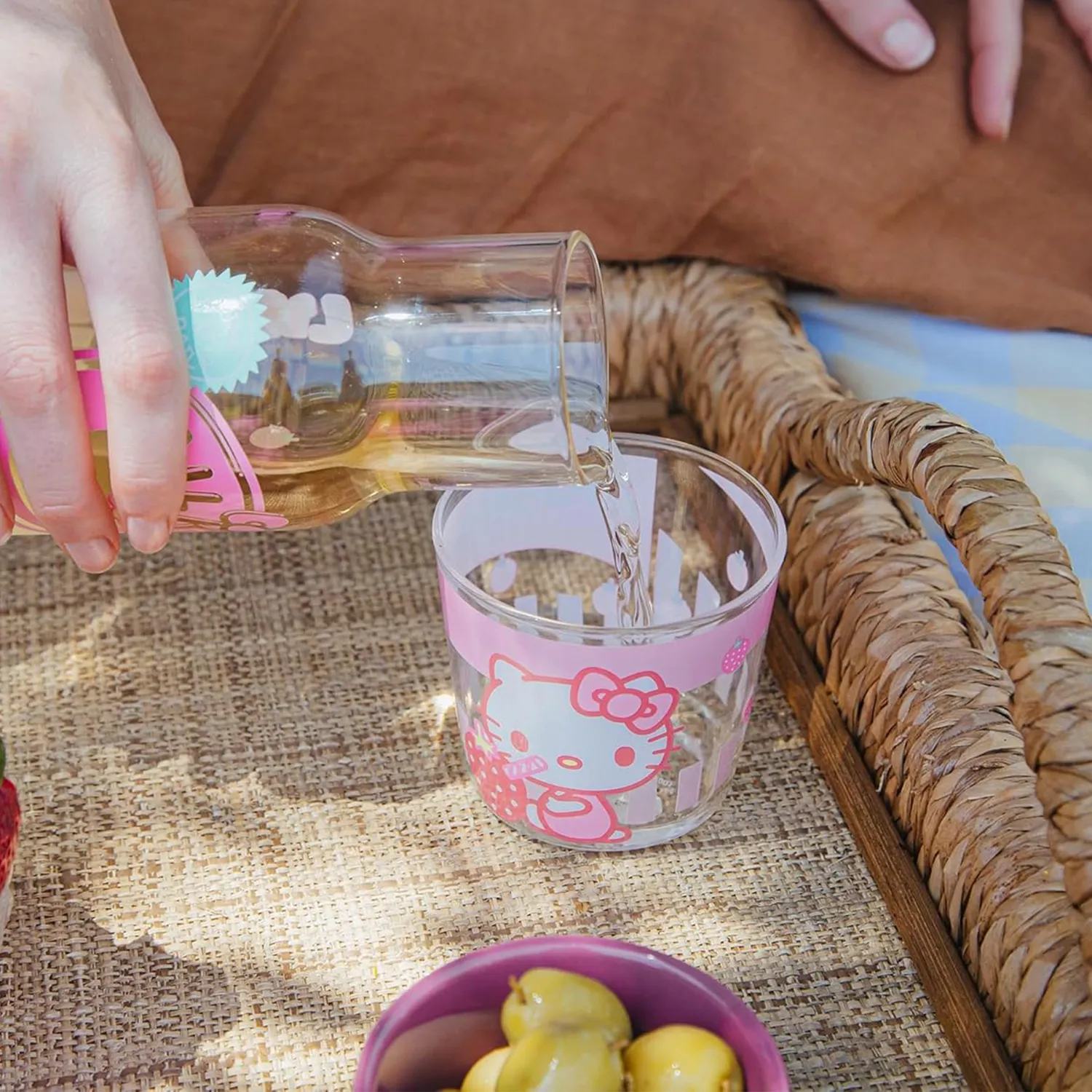 Hello Kitty Glass Carafe and Cup Set Strawberry Milk karaffelsett