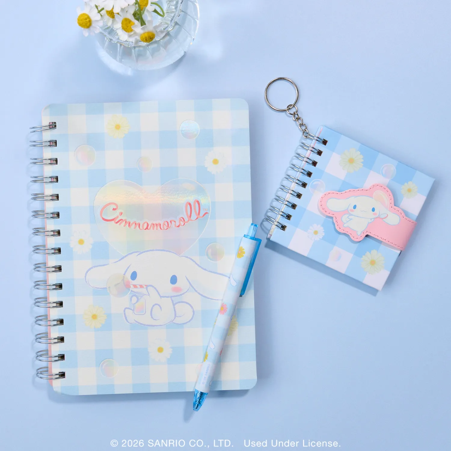 Cinnamoroll x Studio Oh! Sweet Daisies mininotatbok med nøkkelring