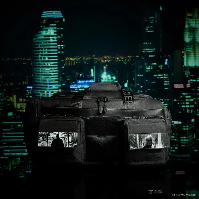 WOLFpak The Dark Knight Trilogy 30L duffelbag med skoboksrom