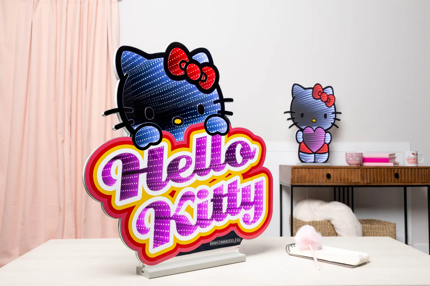 Hello Kitty 24" Logo Decorative Ekkolight Infinity Light LED-lampe