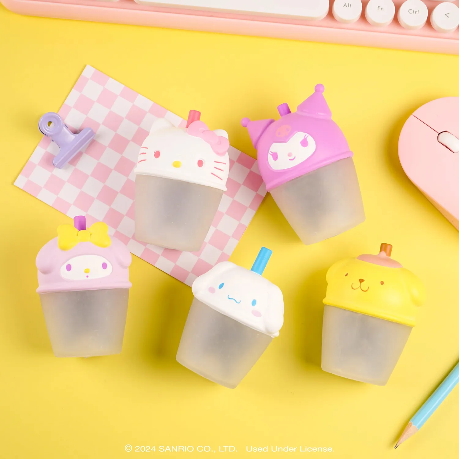 Hello Kitty and Friends Boba Tea Capsule SquiSHU squishy 1 stk. overraskelse