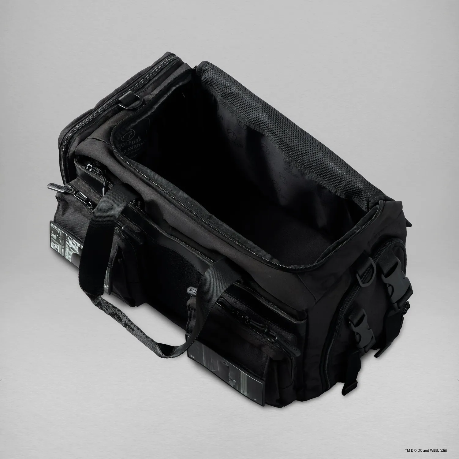 WOLFpak The Dark Knight Trilogy 30L duffelbag med skoboksrom