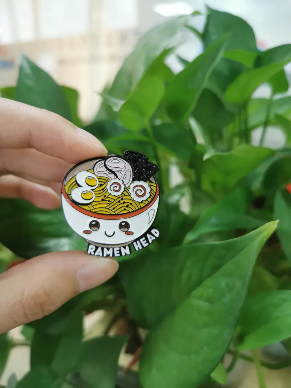 Anitaku Ramen Head Pin emaljenål ramenmotiv