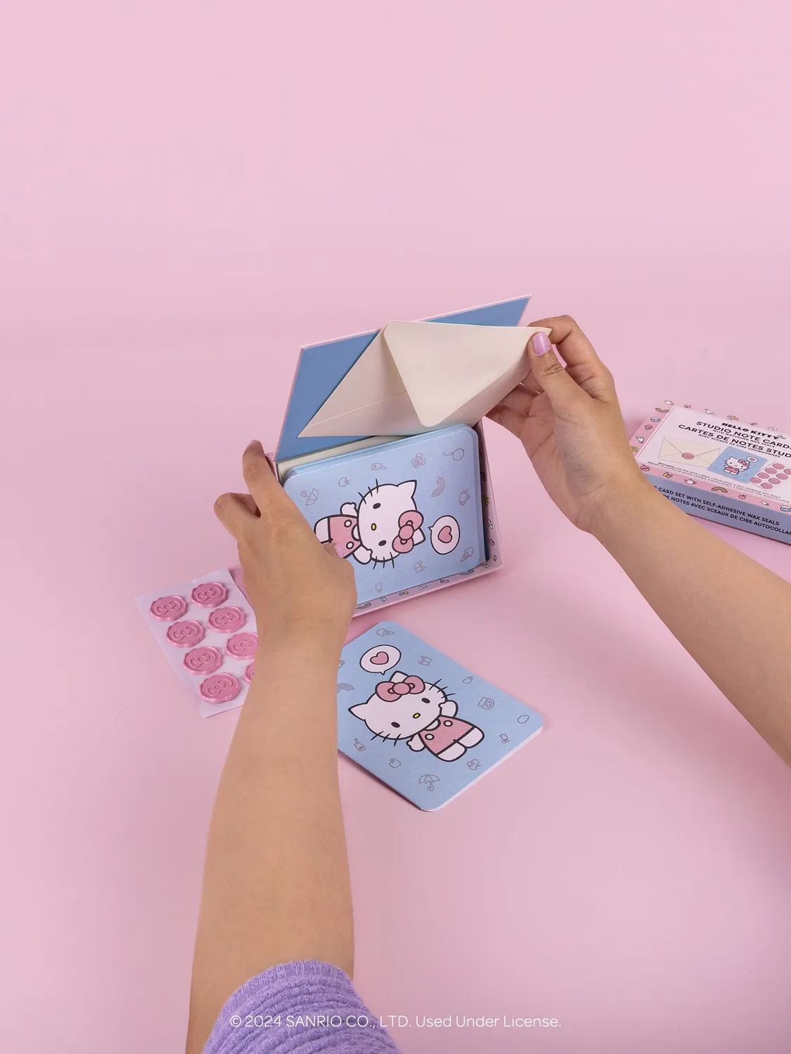 Hello Kitty x Studio Oh! Classic Pink kortsett 25 deler med foliedetaljer