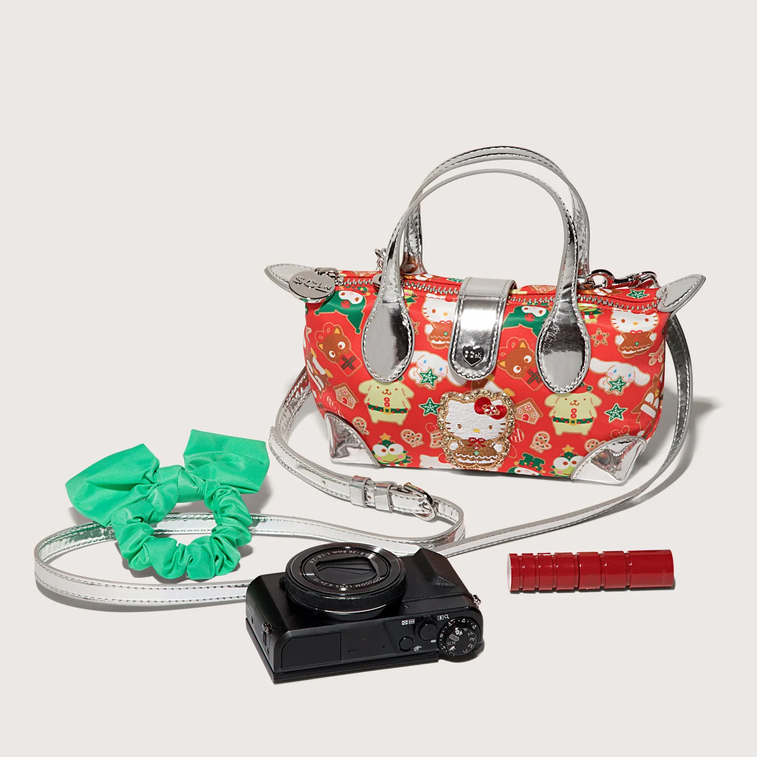 Hello Kitty and Friends x Stoney Clover Lane Holiday Pouchette crossbodyveske rød